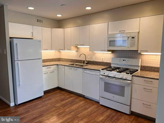 Bethesda, MD 20817,7400 LAKEVIEW DR #N208