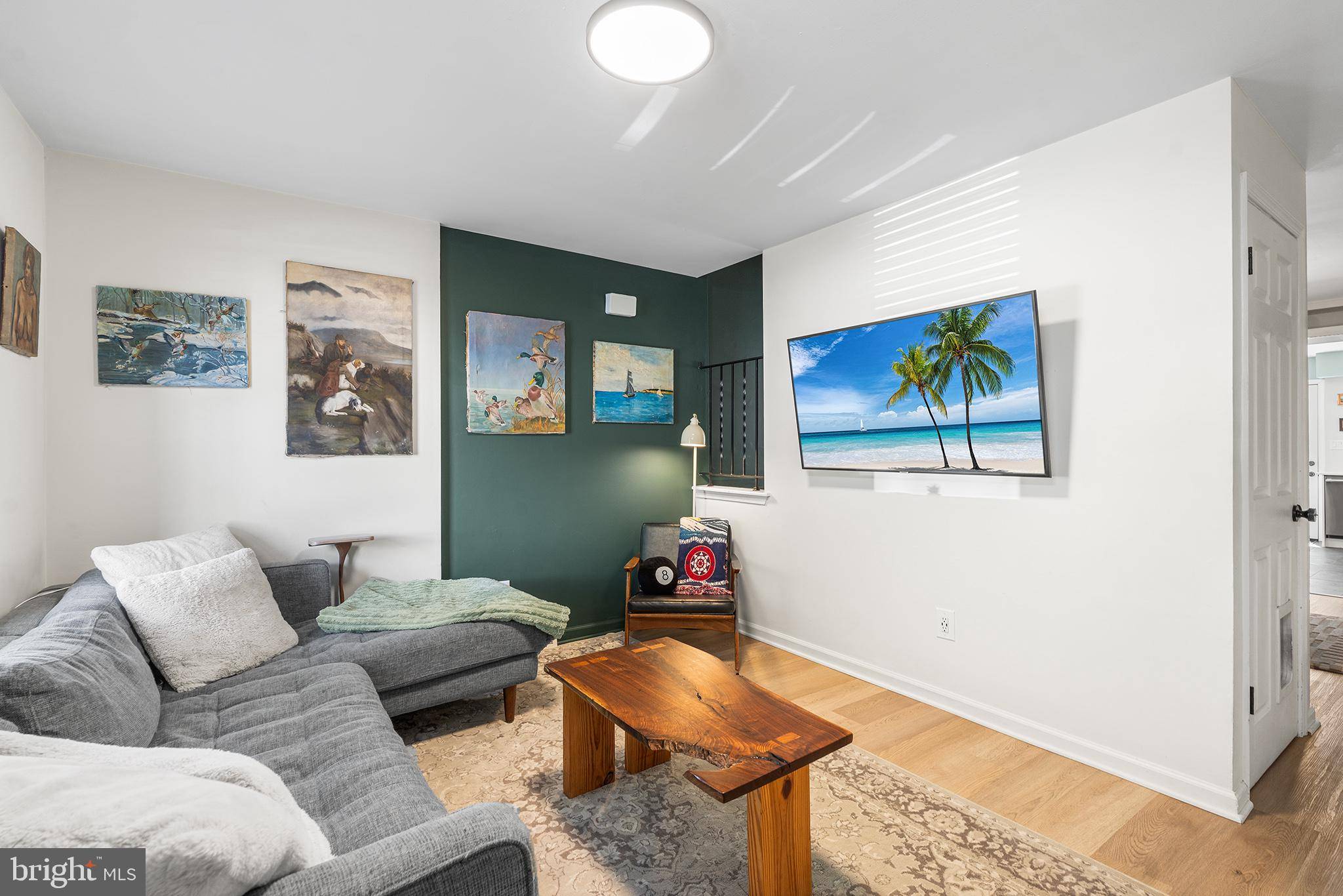 Philadelphia, PA 19125,2461 AMBER ST