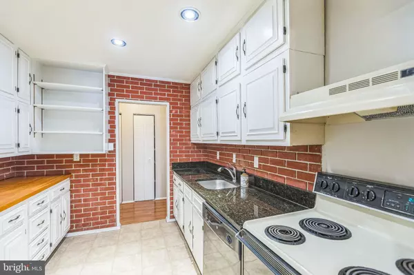 Rockville, MD 20853,12730 VEIRS MILL RD #18-104