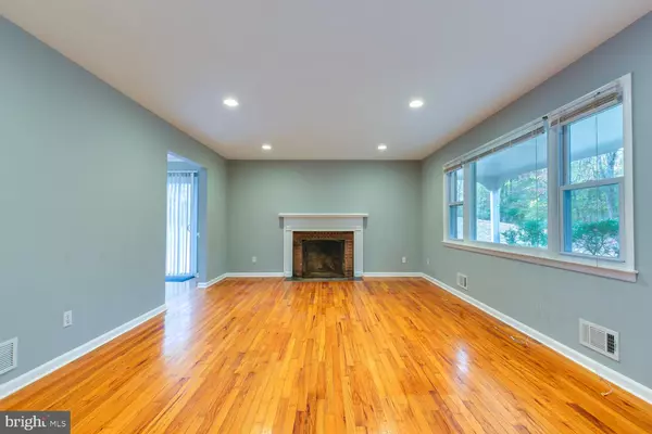 Princeton, NJ 08540,857 CHERRY HILL RD