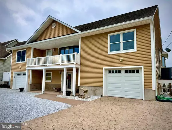 Forked River, NJ 08731,953 CAPSTAN DR