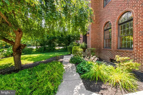 Bethesda, MD 20816,6212 MASSACHUSETTS AVE