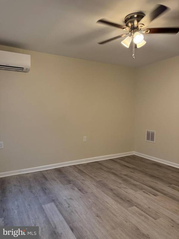 Claymont, DE 19703,105 HICKMAN RD