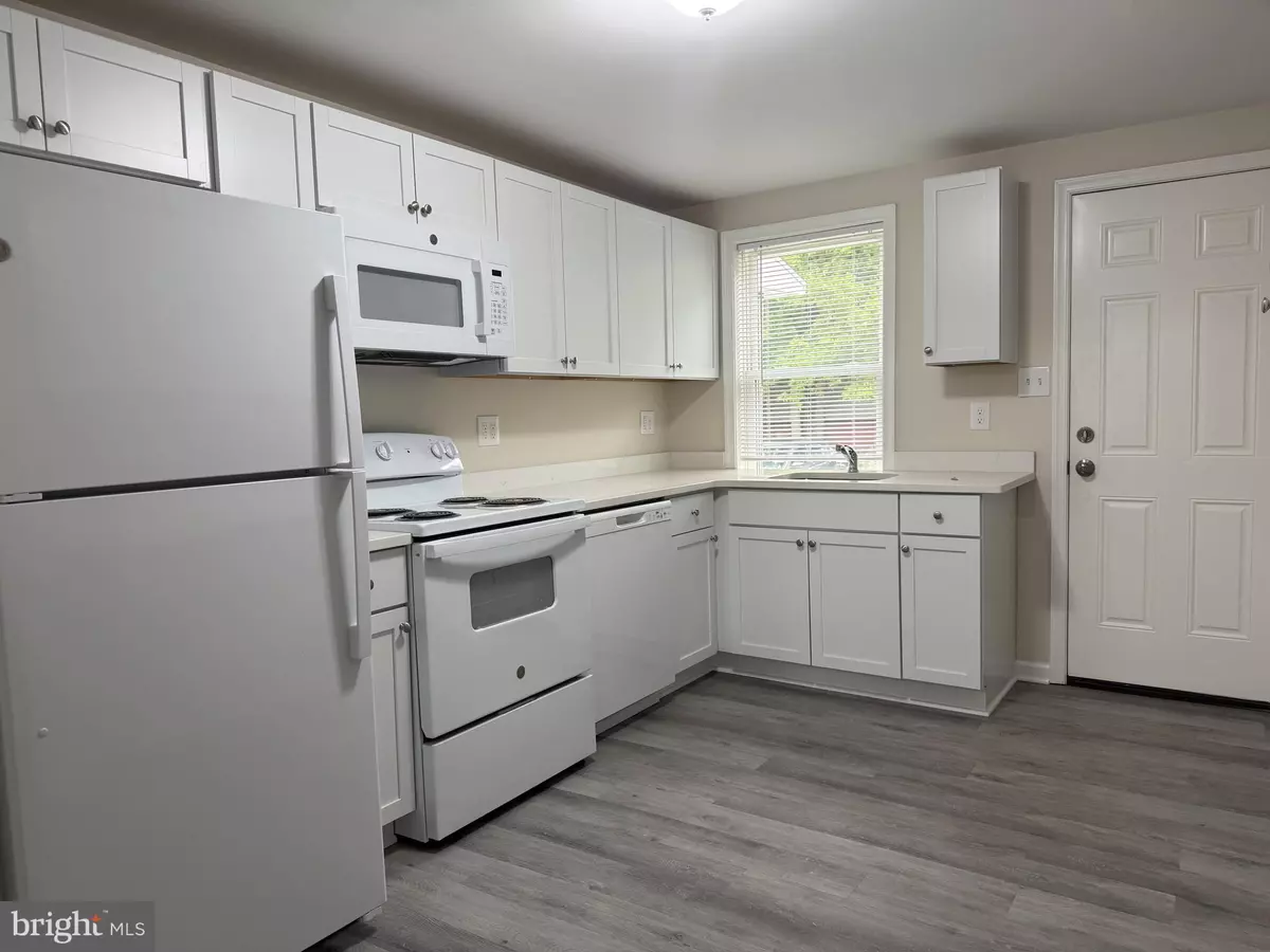 Claymont, DE 19703,105 HICKMAN RD