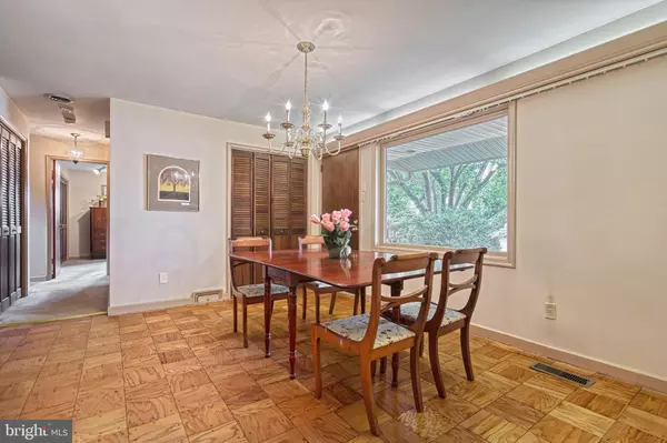 Camp Hill, PA 17011,2107 YALE AVE