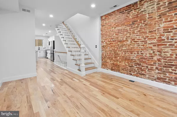 Baltimore, MD 21213,2002 E LAFAYETTE AVE