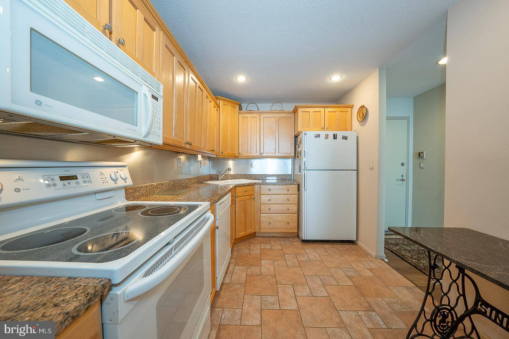 Philadelphia, PA 19106,233 S 6TH ST #2310F