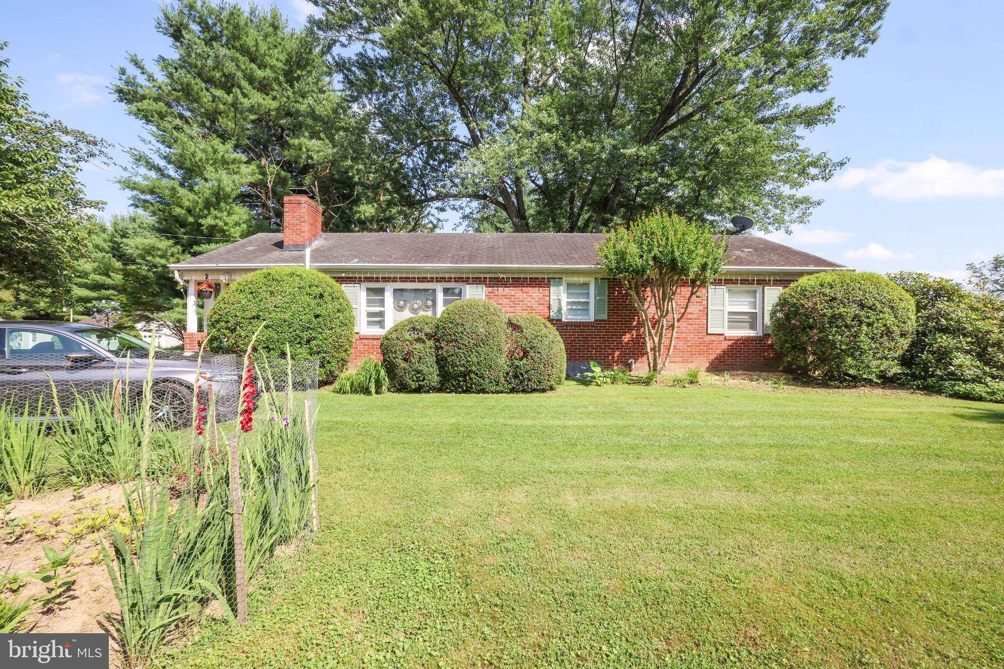 Gaithersburg, MD 20882,23705 PLEASANT VIEW LN