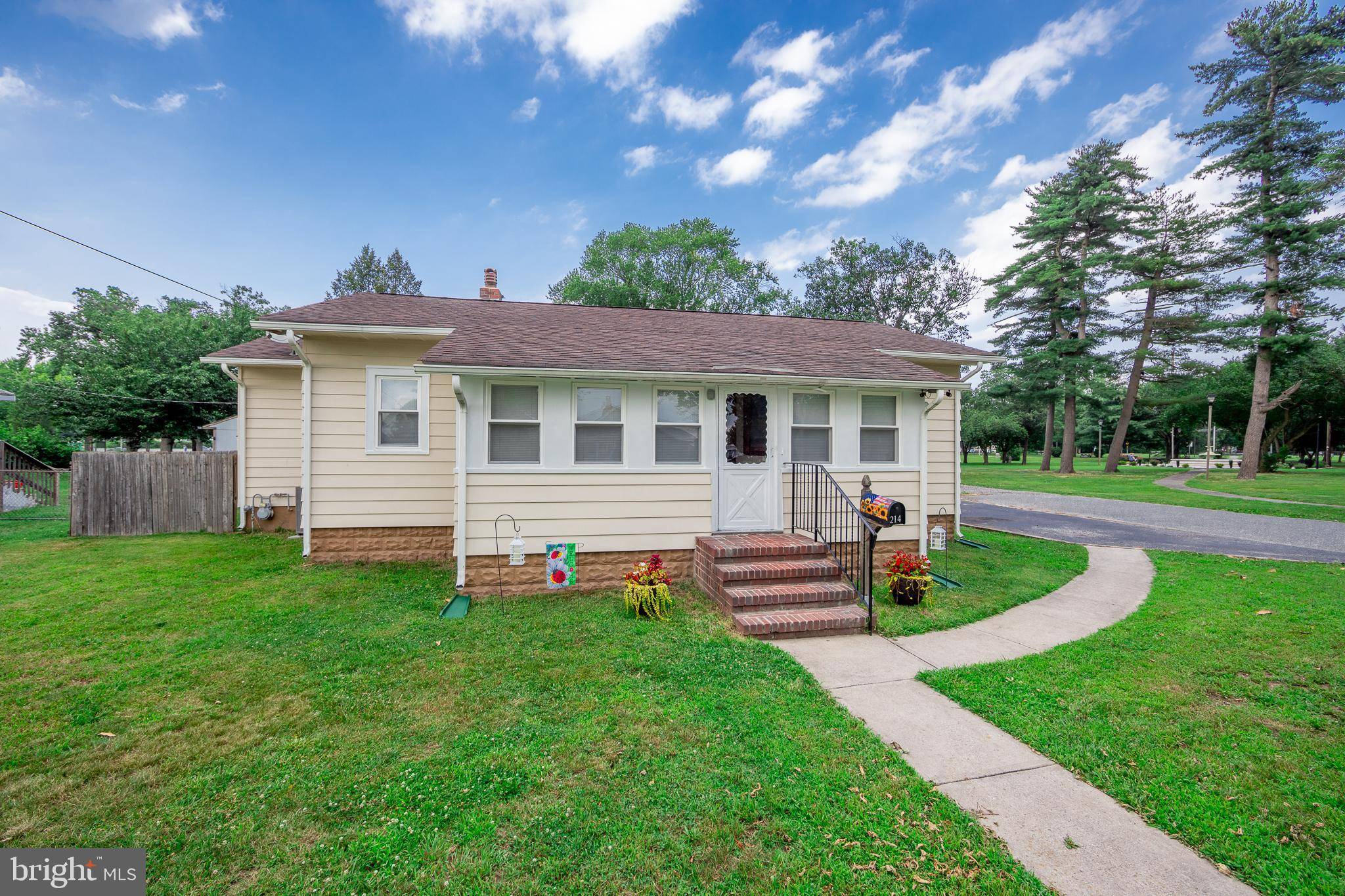Carneys Point, NJ 08069,214 BAY ST