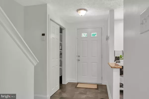 Lorton, VA 22079,8516 BLUE ROCK LN
