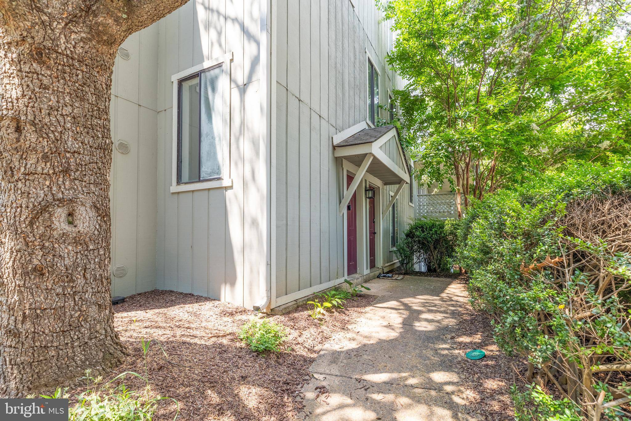 Reston, VA 20191,2273 HUNTERS RUN DR