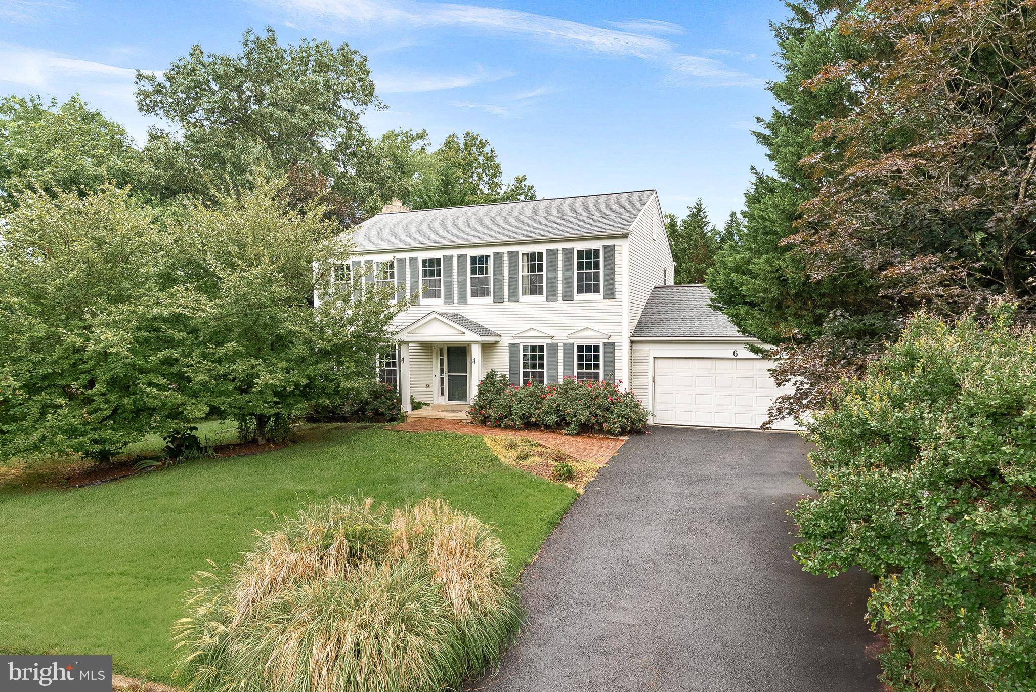 Sterling, VA 20165,6 S LOWERY CT S