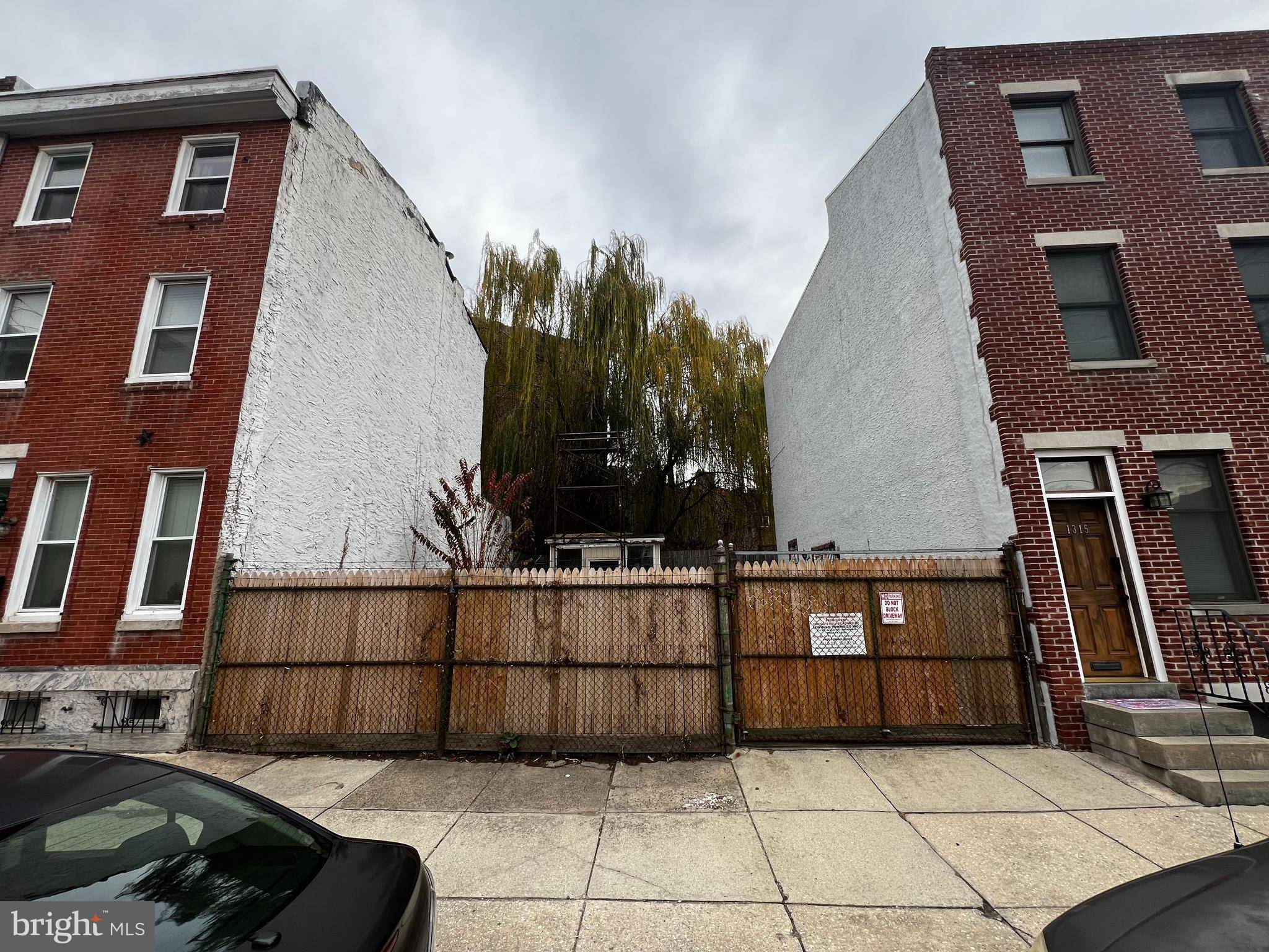 1319 MOUNT VERNON ST, Philadelphia, PA 19123