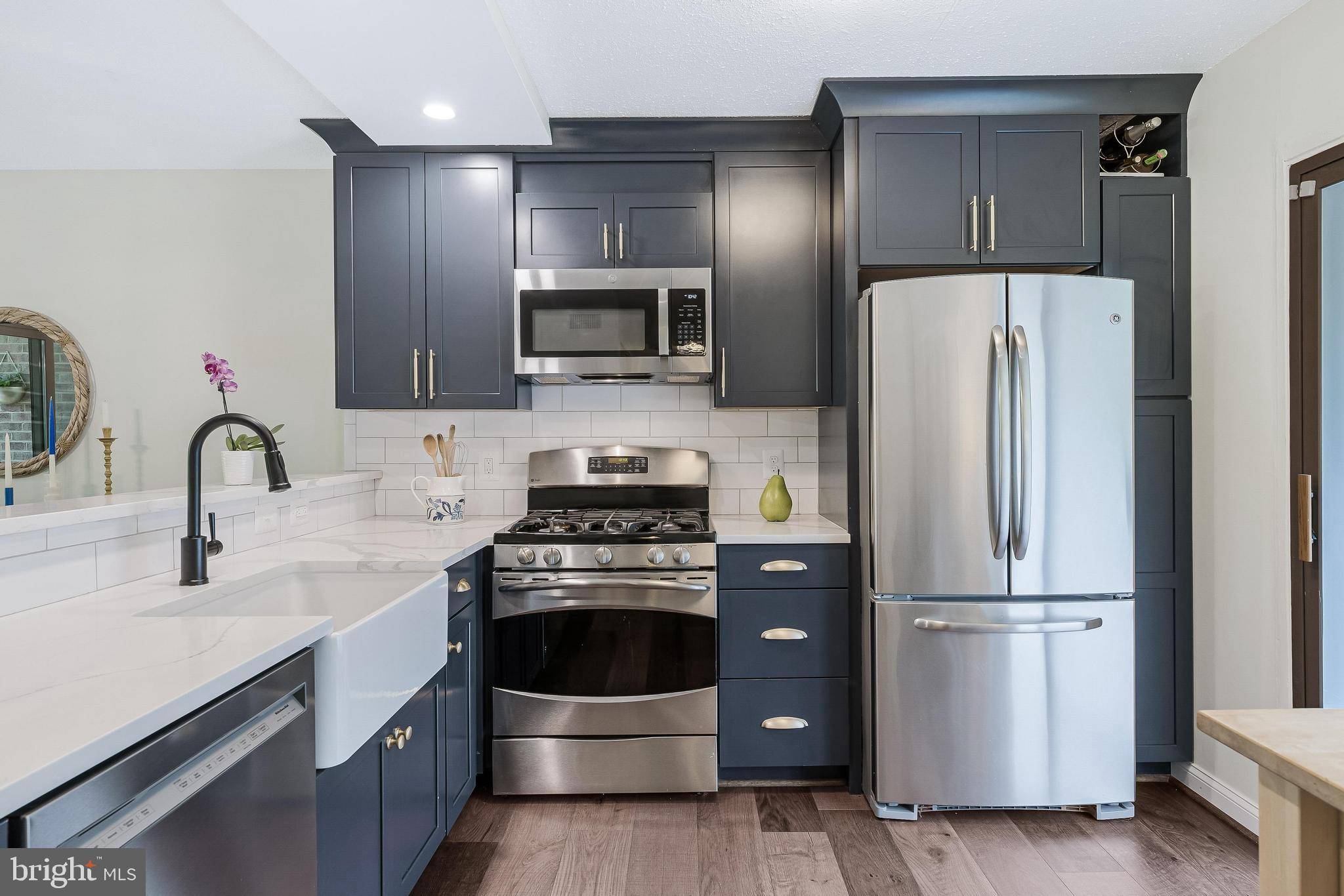 Reston, VA 20190,1568 MOORINGS DR #11B