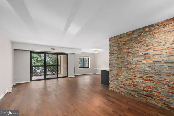 Alexandria, VA 22304,309 YOAKUM PKWY #306