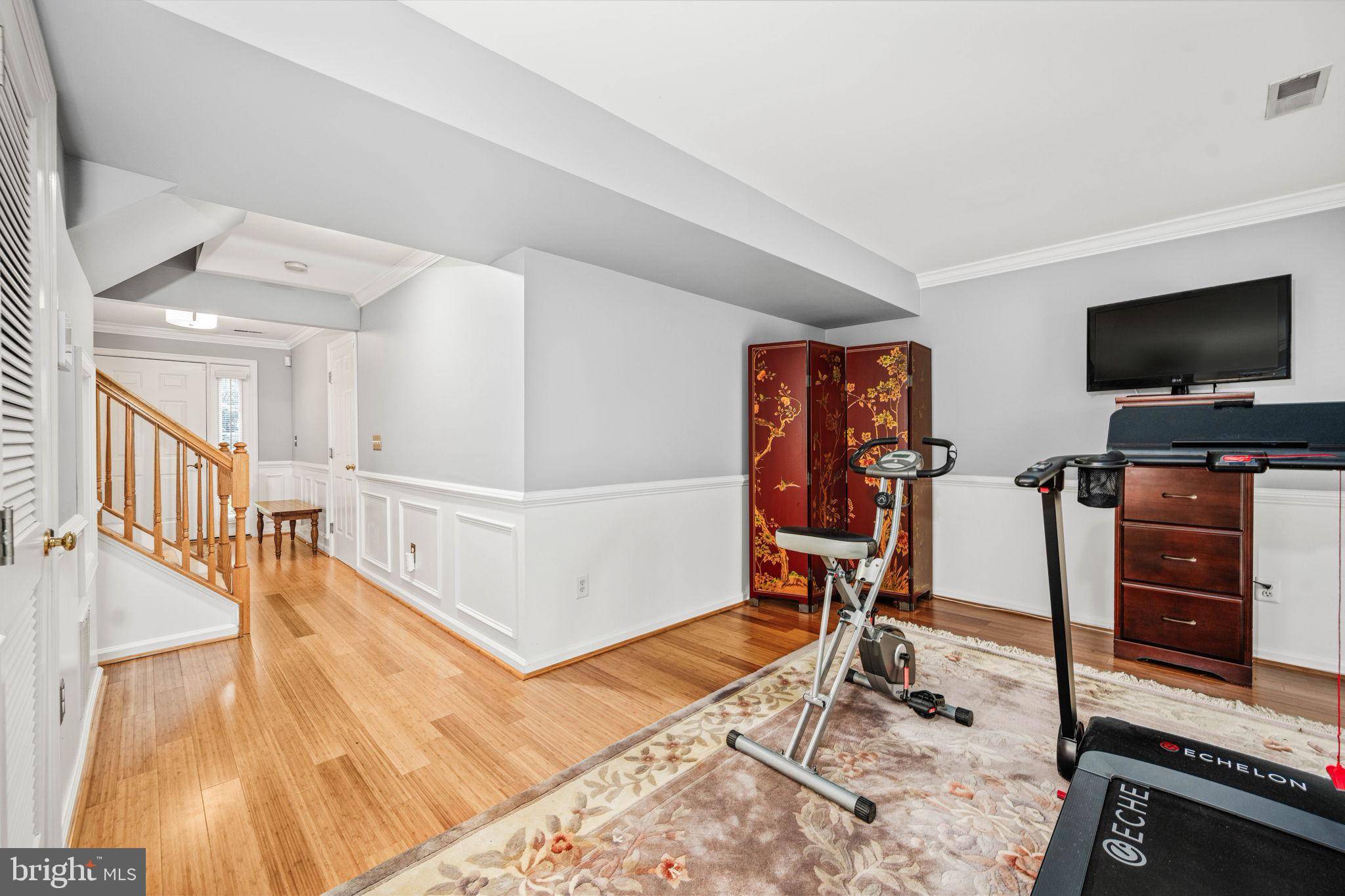Alexandria, VA 22314,913 ROLFE PL