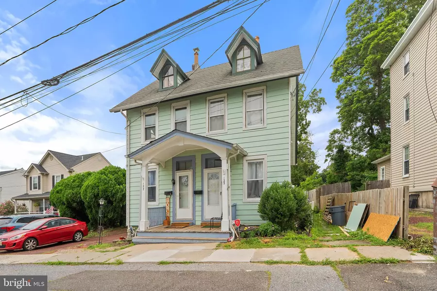 127 SCHOOLEY ST, Moorestown, NJ 08057