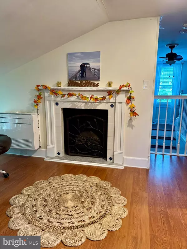 West Deptford, NJ 08096,815 HARKER AVE