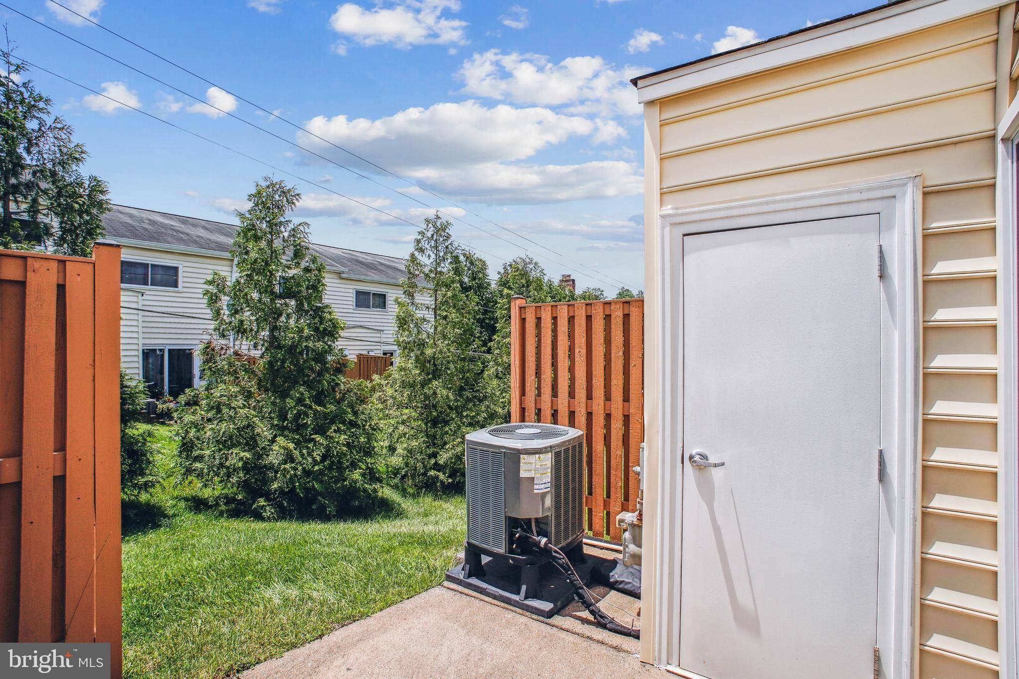 Fairfax, VA 22030,11135 LITTLEBROOK LN