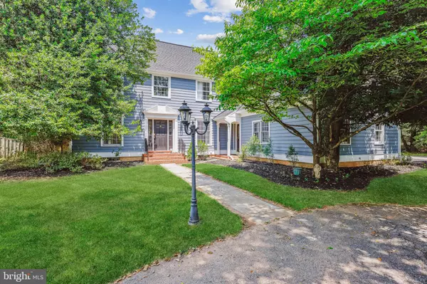 8201 HECTIC HILL LN, Rockville, MD 20854