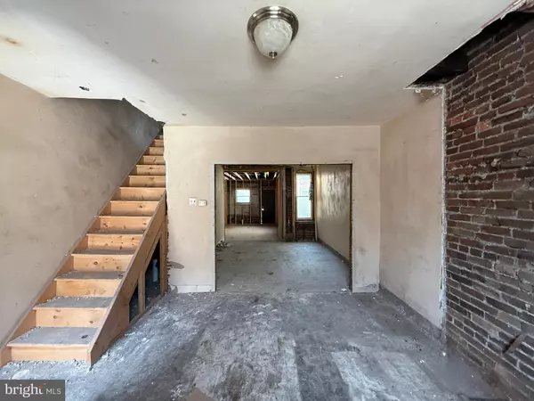 Philadelphia, PA 19145,2046 S NORWOOD ST