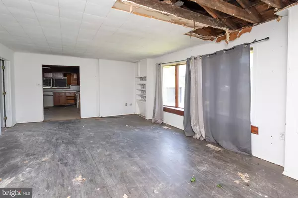 Deptford, NJ 08096,747 -745 VALLEY GREEN AVE