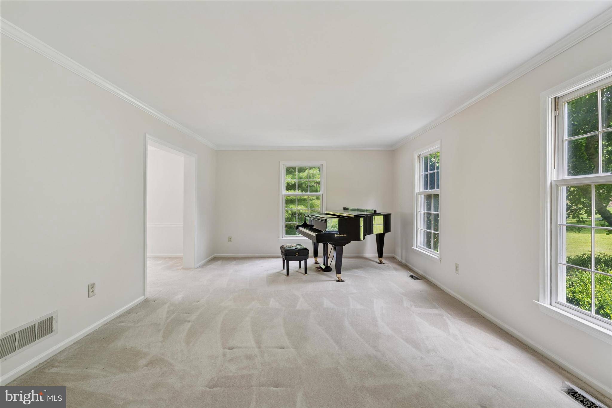 Glen Mills, PA 19342,213 WILLITS WAY