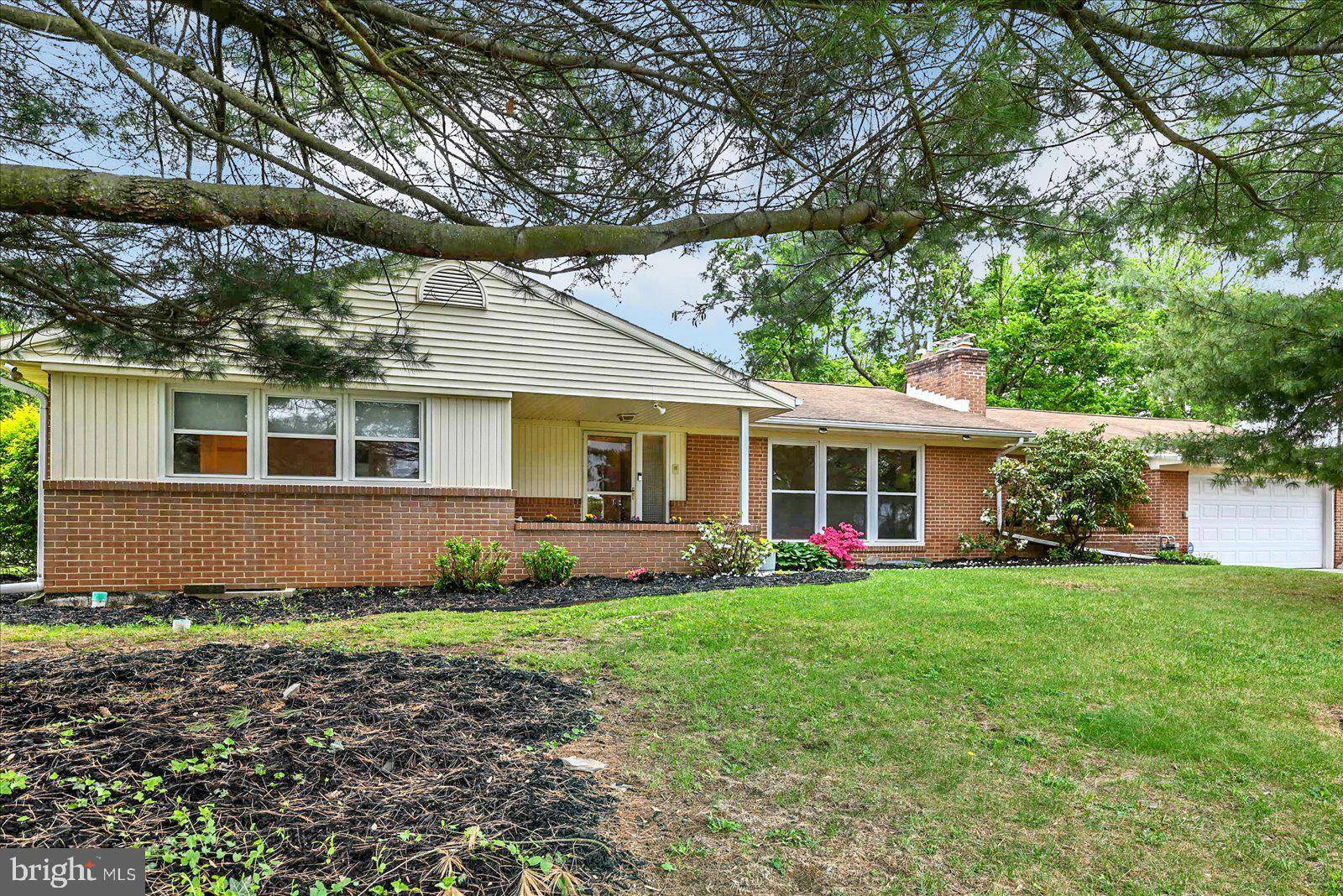 York, PA 17403,136 SHELBOURNE DR