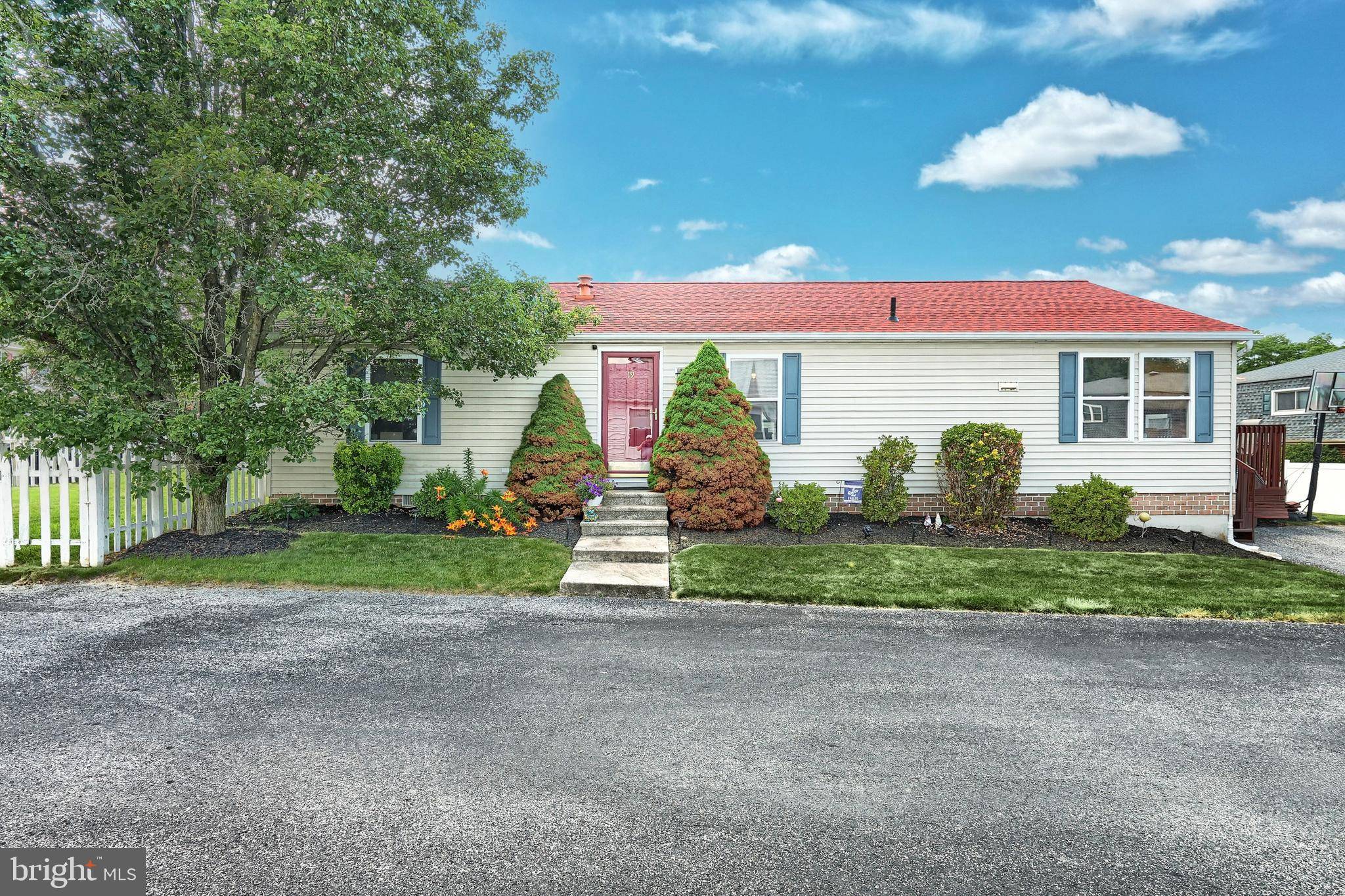 Dillsburg, PA 17019,19 GLENVIEW CIR