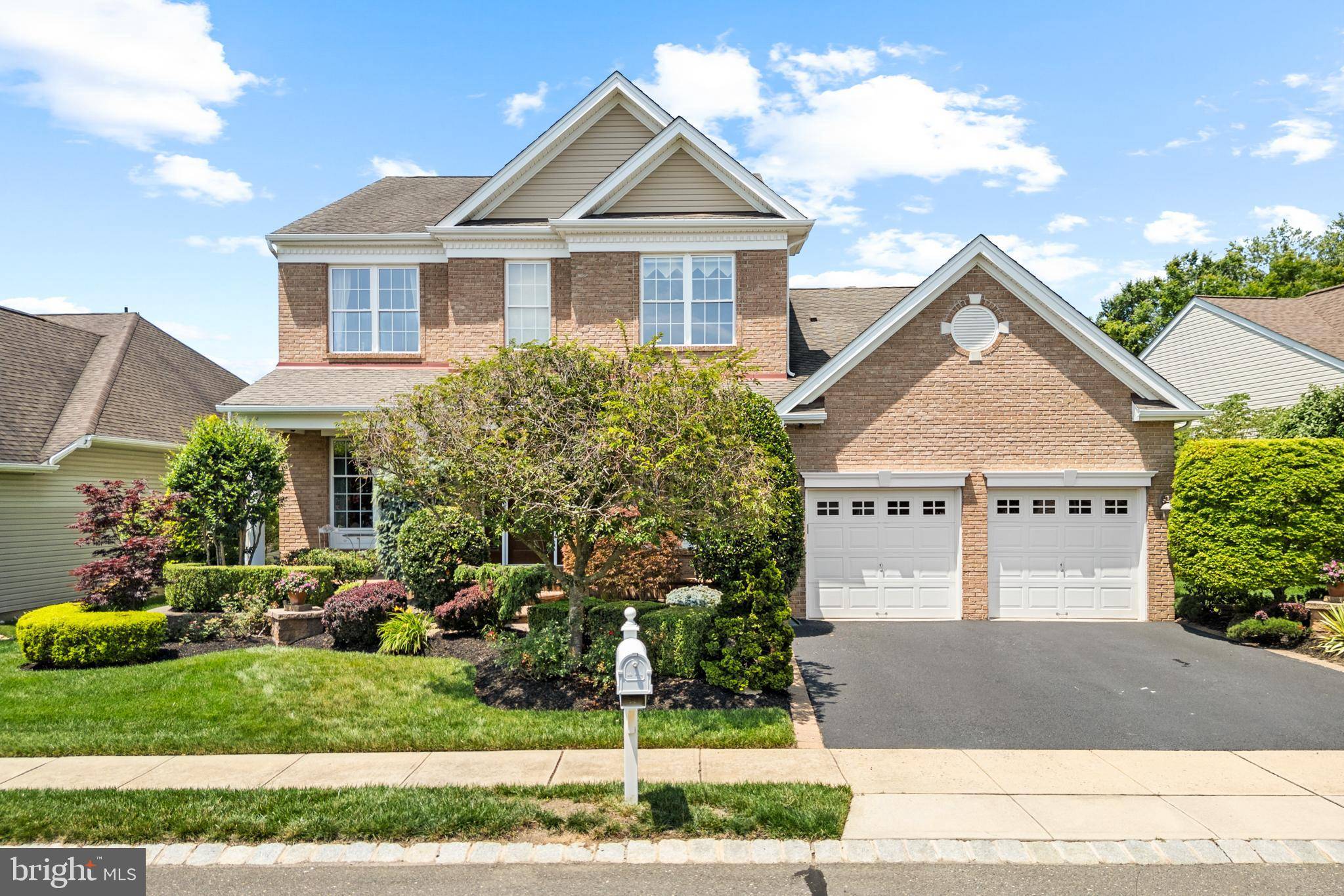 8 TAMARACK RD, Monroe Twp, NJ 08831