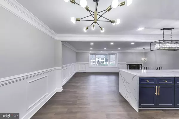 Waldorf, MD 20601,2645 PINEWOOD DR