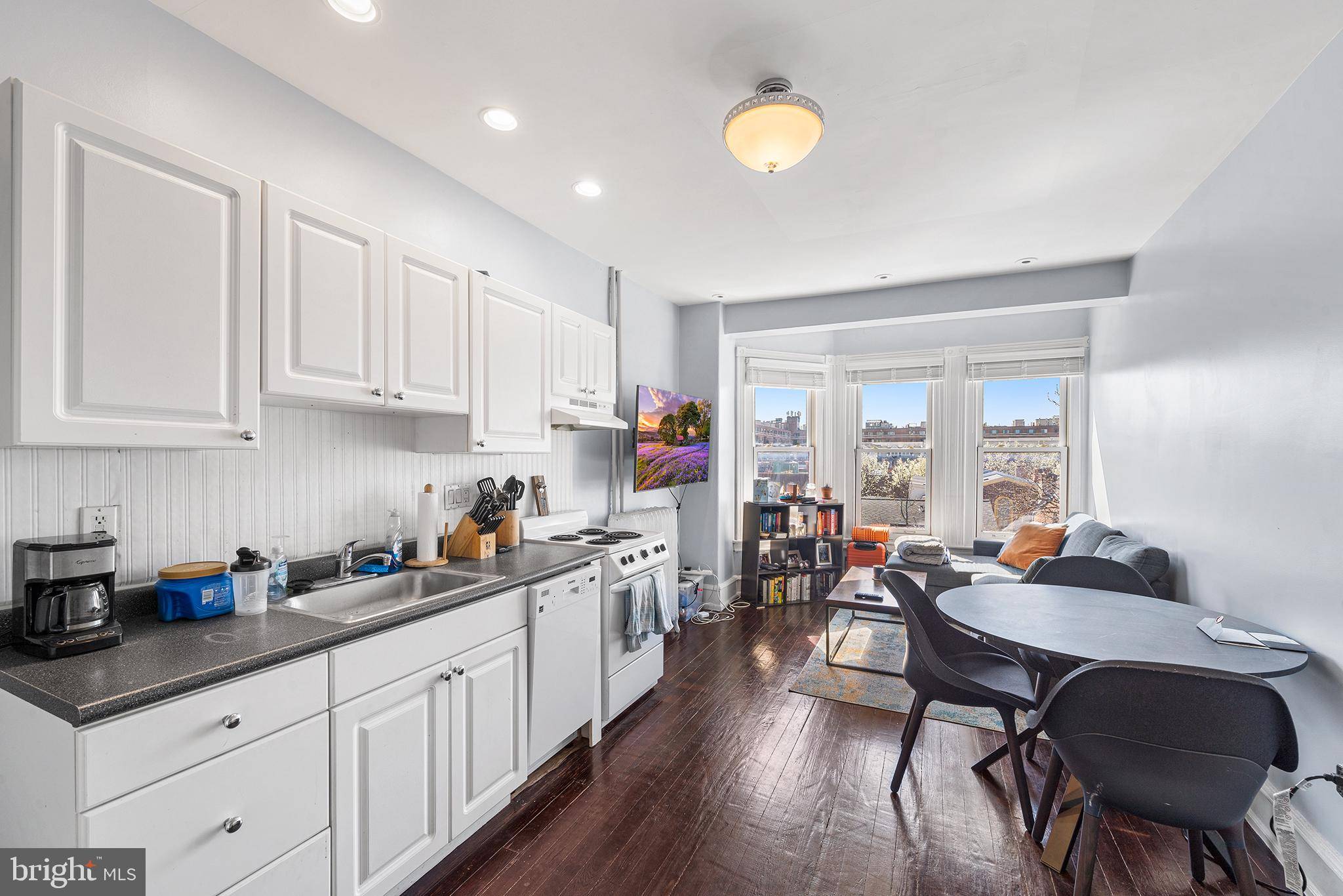 Philadelphia, PA 19106,231 PINE ST #4