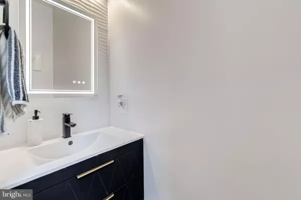 Ashburn, VA 20147,43865 LAUREL RIDGE DR