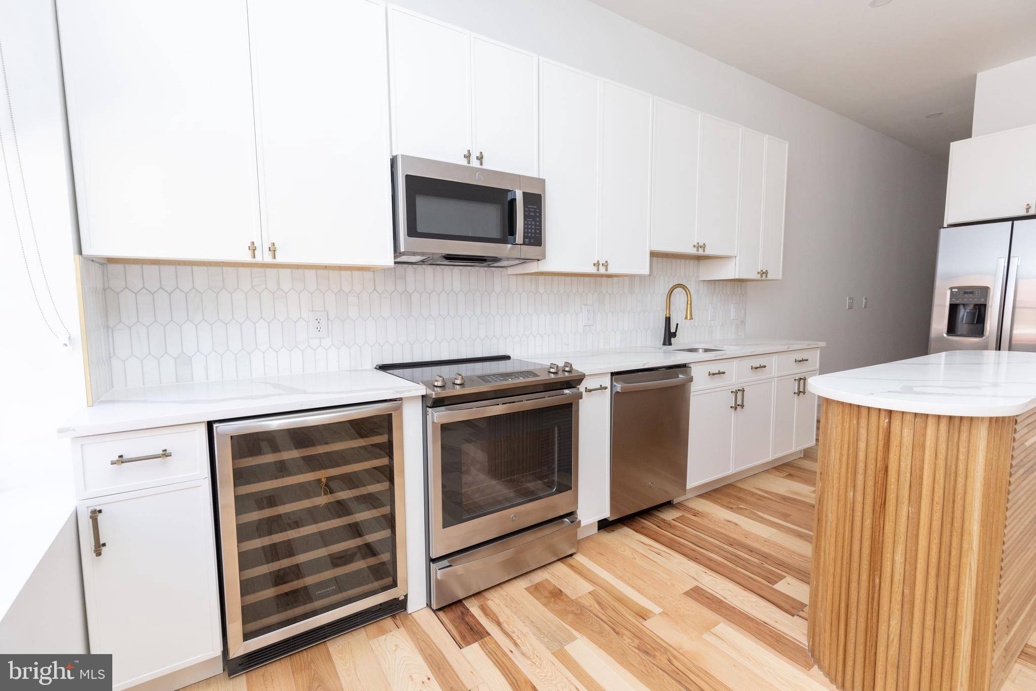 Philadelphia, PA 19103,1830 PINE ST #2F