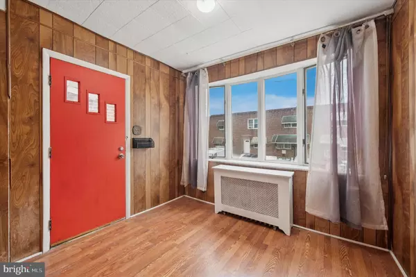 Philadelphia, PA 19142,6927 THEODORE ST