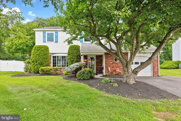 15 PENN CIR, Holland, PA 18966