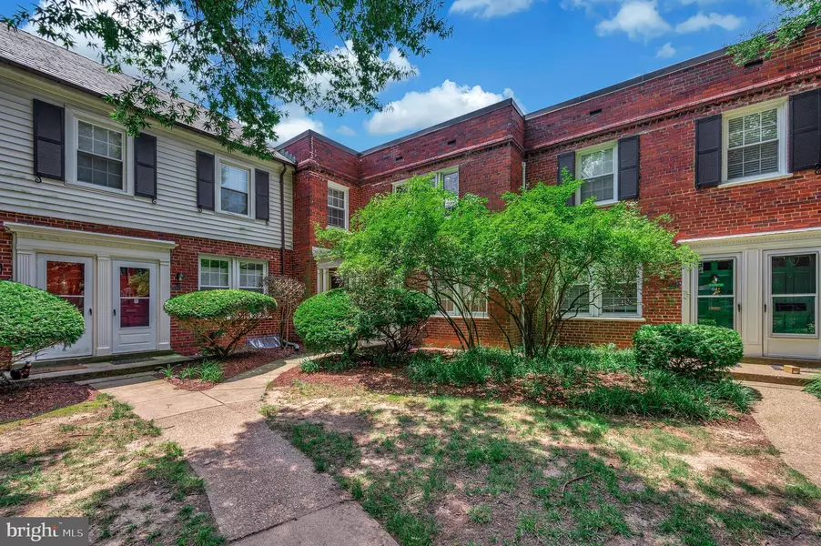 2600 16TH ST S #696, Arlington, VA 22204