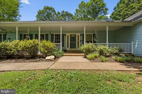 Jeffersonton, VA 22724,18299 RAGTOP RD