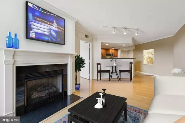Arlington, VA 22201,2220 FAIRFAX DR #309