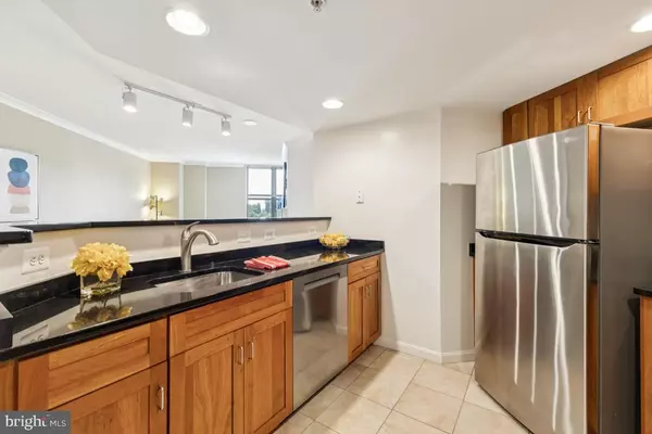 Arlington, VA 22201,2220 FAIRFAX DR #309