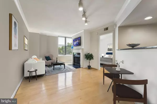 Arlington, VA 22201,2220 FAIRFAX DR #309