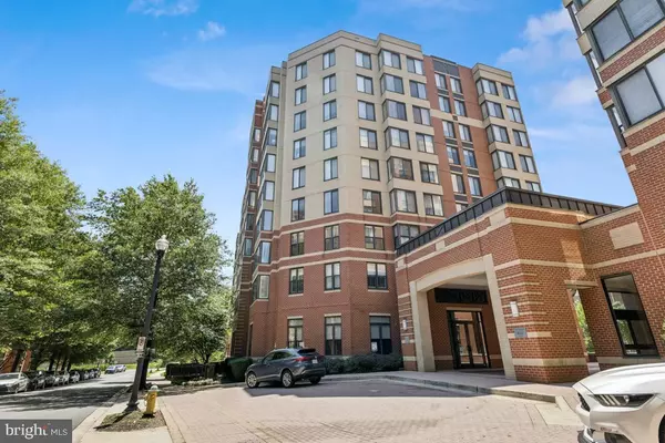 Arlington, VA 22201,2220 FAIRFAX DR #309