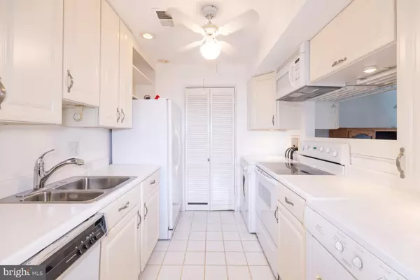 Metuchen, NJ 08840,50 PROSEPCT ST #09