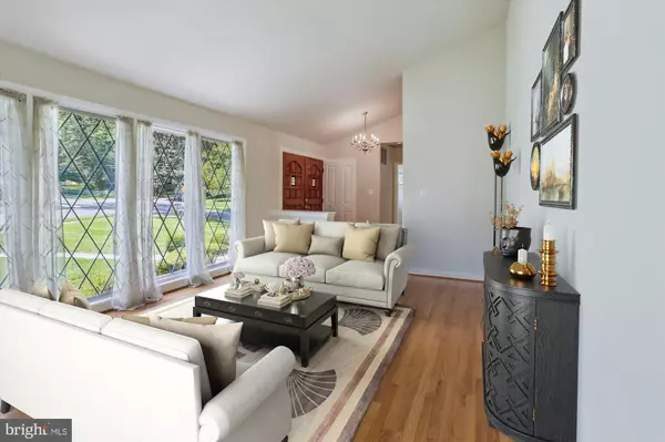 Chevy Chase, MD 20815,3909 WOODLAWN RD