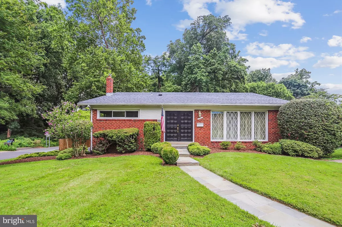 Chevy Chase, MD 20815,3909 WOODLAWN RD