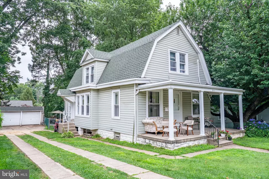 211 PARK AVE, Jenkintown, PA 19046