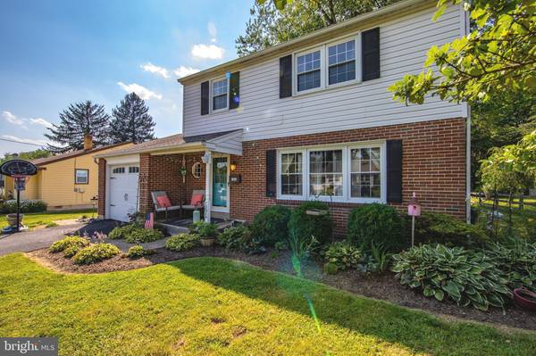 161 LAKE DR, Downingtown, PA 19335