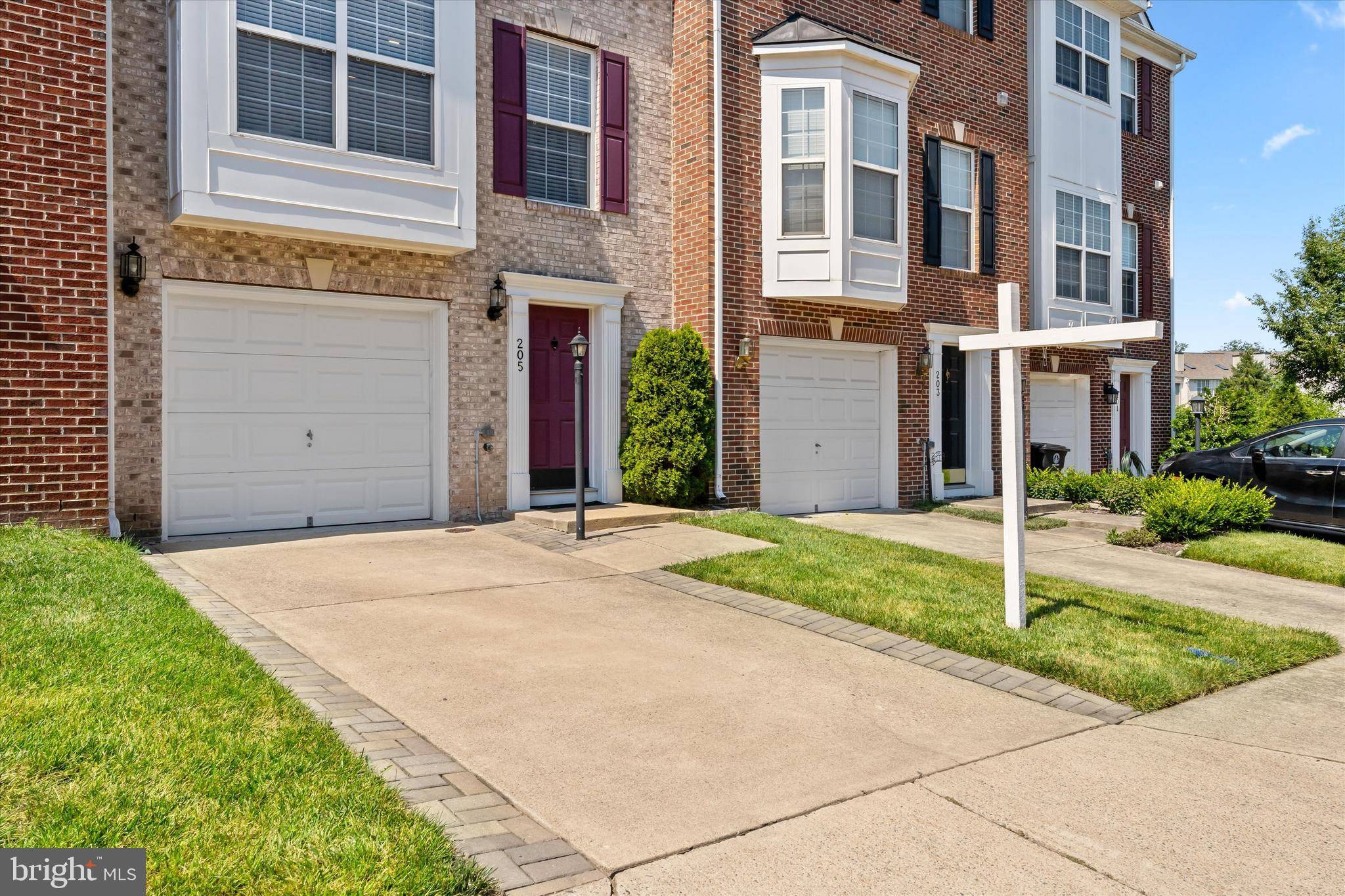 Leesburg, VA 20175,205 HAWKS VIEW SQ SE