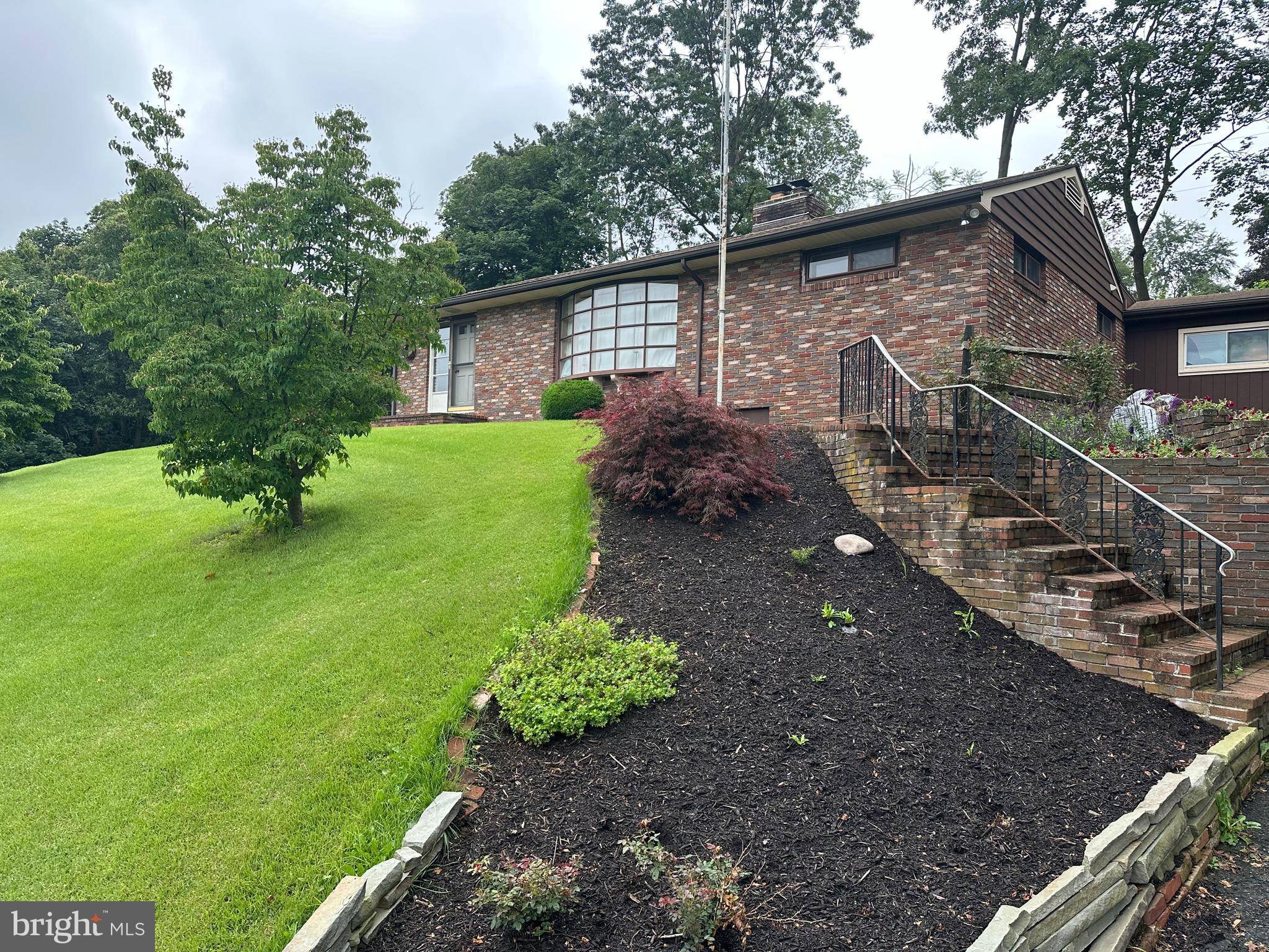 Mohnton, PA 19540,3568 NEW HOLLAND RD