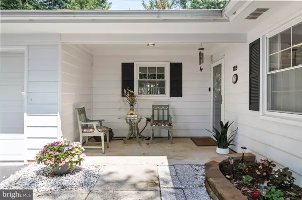 Alexandria, VA 22315,7219 WICKFORD DR